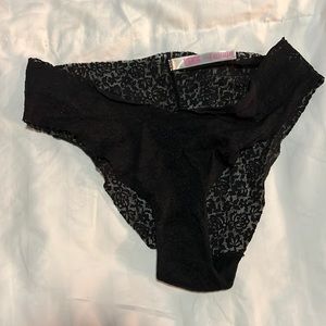 Medium lace pink panties